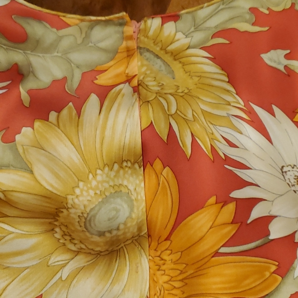 Dress - Picture 4 of 4